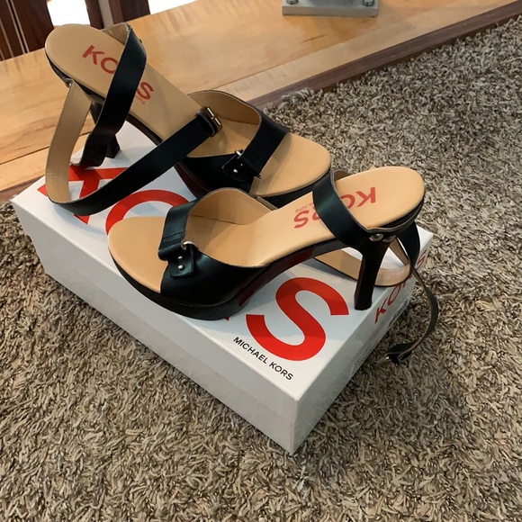 KORS Michael Kors ankle wrap sandals - Picture 2 of 5
